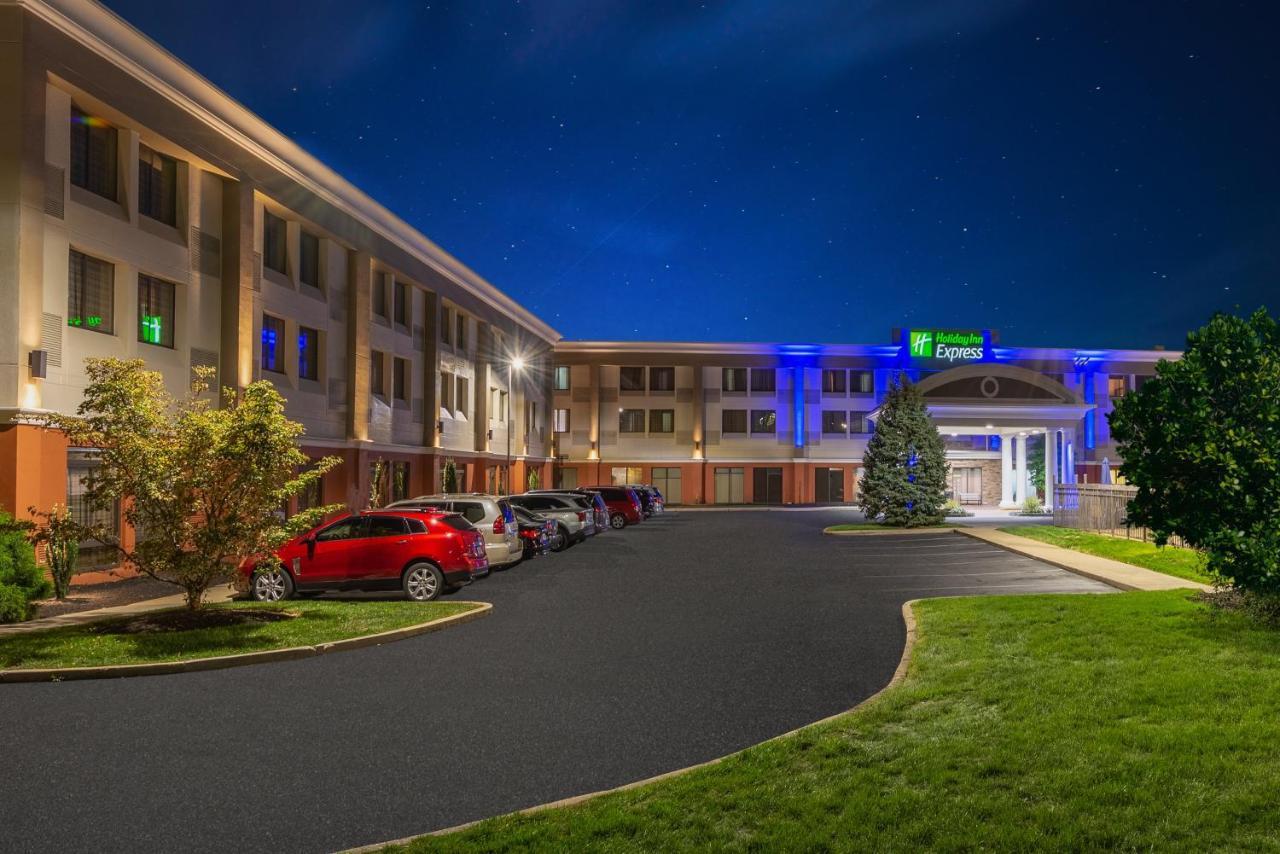Holiday Inn Express Philadelphia Ne-Bensalem By Ihg Exterior photo